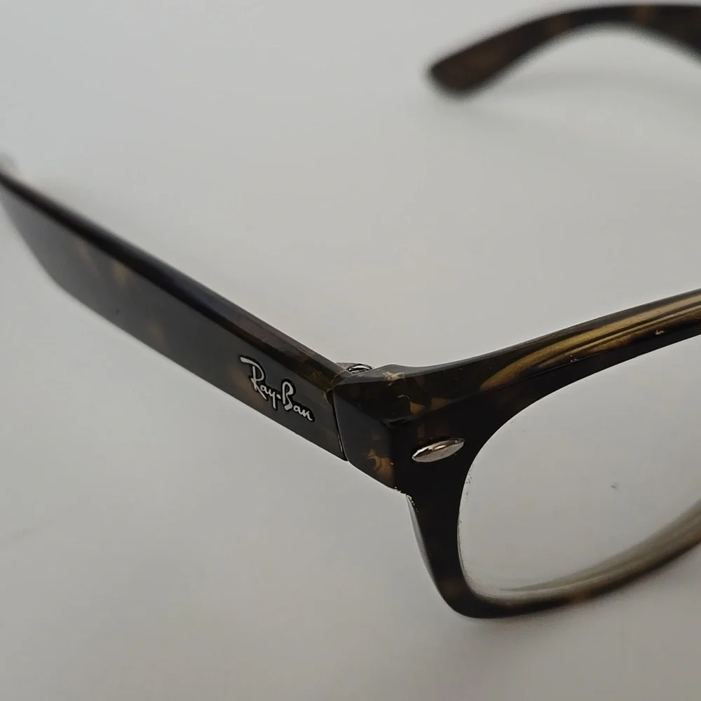 Ray-Ban stylish ray